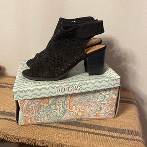 [DEPT222] Black “Virgo” High Heel Booties - Size 8 NWT